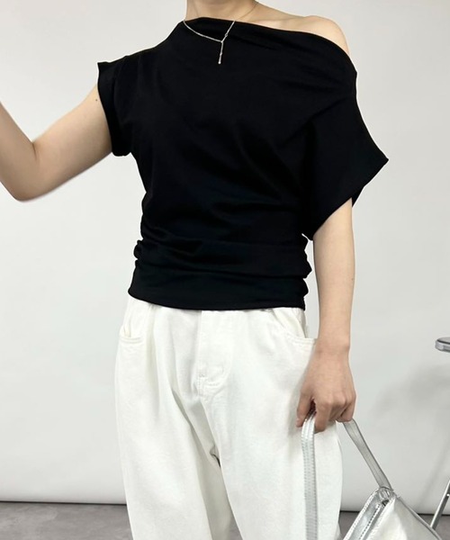 mebole(メボレ)の「オフショルダールーズトップス(Tシャツ/カットソー・レディース・ブラック/ホワイト/ブラウン/グリーン/グレー・FREE)」の19枚目の写真