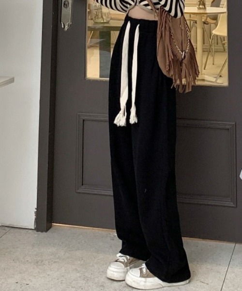 gossip!ロサンゼルス(ゴシップロサンゼルス)の「ドロストルーズシルエットスウェットパンツ(スウェットパンツ・レディース・ブラック/グレー/オフホワイト/ホワイト/ライトグレー・FREE)」の4枚目の写真