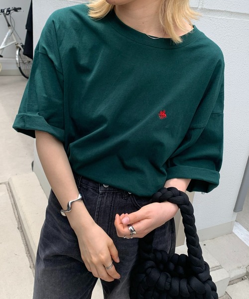 POLO BCS(ポロ ビーシーエス)の「【POLO BCS】別注 ワンポイント刺繍 ベーシック / ピグメント加工 / リンガー ビッグシルエット半袖Tシャツ カットソー ユニセックス(Tシャツ/カットソー・メンズ・ブラック系その他/ホワイト系その他4/ブラック/ホワイト/アイボリー/ワイン/ホワイト系その他/ブルー系その他/ホワイト系その他2/グリーン系その他/ホワイト系その他6/ホワイト系その他5/グリーン/ホワイト系その他3・L/M)」の11枚目の写真