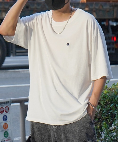 POLO BCS(ポロ ビーシーエス)の「【POLO BCS】別注 ワンポイント刺繍 ベーシック / ピグメント加工 / リンガー ビッグシルエット半袖Tシャツ カットソー ユニセックス(Tシャツ/カットソー・メンズ・ブラック系その他/ホワイト系その他4/ブラック/ホワイト/アイボリー/ワイン/ホワイト系その他/ブルー系その他/ホワイト系その他2/グリーン系その他/ホワイト系その他6/ホワイト系その他5/グリーン/ホワイト系その他3・L/M)」の2枚目の写真