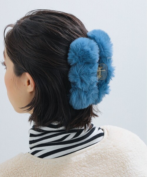 Ray BEAMS(レイビームス)の「bLicensceLL × Ray BEAMS / 別注 フェイクファー ヘアクリップ(バレッタ/ヘアクリップ・レディース・サックスブルー/オフホワイト・ONE SIZE)」の3枚目の写真
