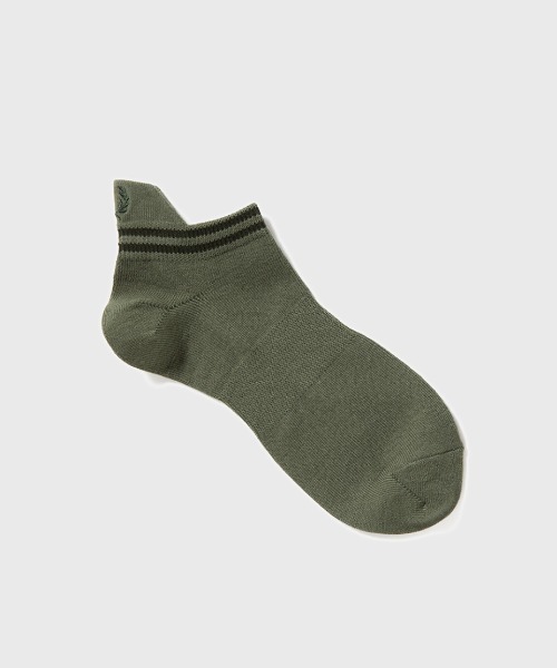 FRED PERRY（フレッドペリー）の「Tipped Rib Ankle Socks／ティップラインリブアンクルソックス（ソックス/靴下・レディース・ブラック/ダークグリーン/ネイビー/ホワイト/ブラック系その他/グリーン/ブルー/オリーブ/ネイビー系/ブラック系その他2/ベージュ/グリーン系その他/ブルー系その他・25/27/23-25/25-27）」の7枚目の写真