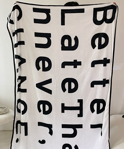 Made in I（メイドインアイ）の「コラージュグラフィックブランケット（ブランケット・レディース・A/C/B・FREE）」の9枚目の写真