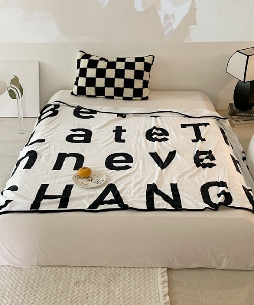 Made in I（メイドインアイ）の「コラージュグラフィックブランケット（ブランケット・レディース・A/C/B・FREE）」の11枚目の写真