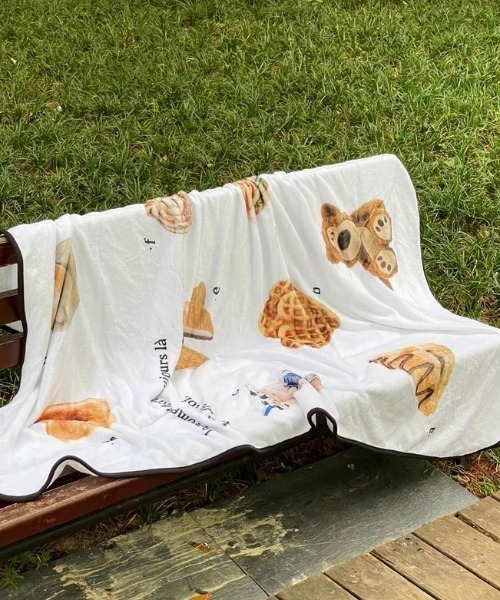 Made in I（メイドインアイ）の「コラージュグラフィックブランケット（ブランケット・レディース・A/C/B・FREE）」の6枚目の写真