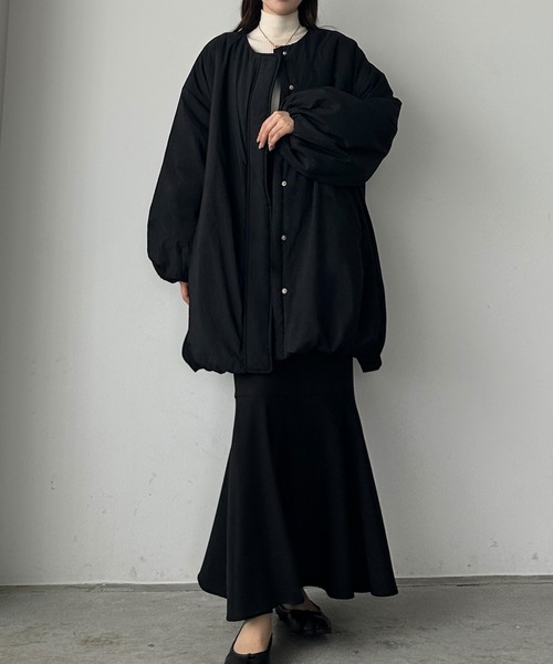 Louere（ルエレ）の「中綿ノーカラーバルーンコート（ノーカラーコート・レディース・ブラウン/アイボリー/ブラック・MEDIUM/SMALL/X-LARGE/LARGE）」の4枚目の写真