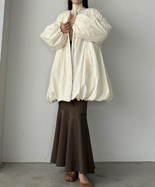 Louere（ルエレ）の「中綿ノーカラーバルーンコート（ノーカラーコート・レディース・ブラウン/アイボリー/ブラック・MEDIUM/SMALL/X-LARGE/LARGE）」の10枚目の写真