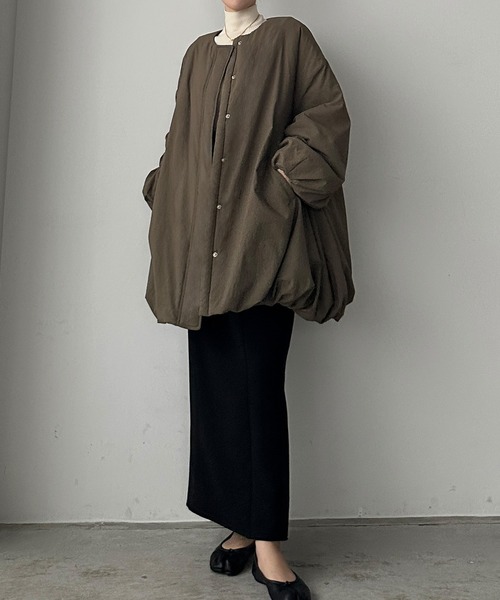 Louere（ルエレ）の「中綿ノーカラーバルーンコート（ノーカラーコート・レディース・ブラウン/アイボリー/ブラック・MEDIUM/SMALL/X-LARGE/LARGE）」の17枚目の写真