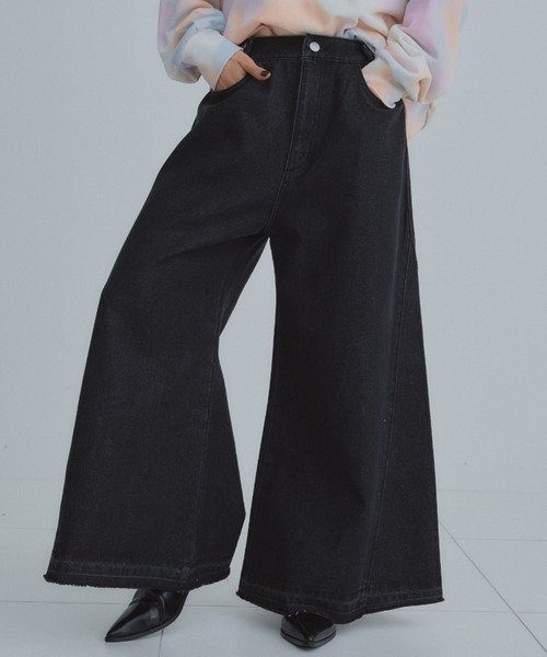 manana suerte（マニャーナスエルテ）の「デニムバギーパンツ（デニムパンツ・レディース・ブラック/ブルー・2/FREE）」の2枚目の写真