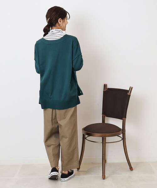 SHOO・LA・RUE(シューラルー)の「◆ポンチョ風ニットカーディガン(カーディガン/ボレロ・レディース・ダークグリーン/ブラック/ブラウン系その他/ナチュラル・00)」の14枚目の写真