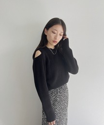 公式の店舗 ISOOK（アイスー）の「【ISOOK / アイスー】ショルダーカット トップス