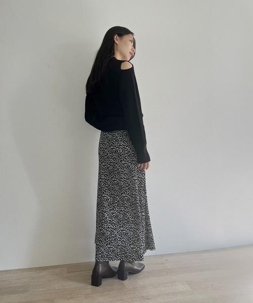 ISOOK(アイスー)の「【ISOOK / アイスー】ショルダーカットアウトニットトップス / 肩開きニット 肩出し オープンショルダー ゆる ZOZOTOWN限定(ニット/セーター・レディース・アイボリー/ブラック・FREE)」の15枚目の写真