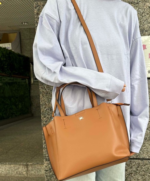 Legato Largo(レガートラルゴ)の「Legato Largo / かるいかばんPU 2WAYトート / LH-P0002Z(トートバッグ・レディース・ベージュ/アイボリー/ブラック/オリーブ/キャメル/ベージュ系その他/ラベンダー/イエロー/ライトブルー・ONESIZE)」の9枚目の写真