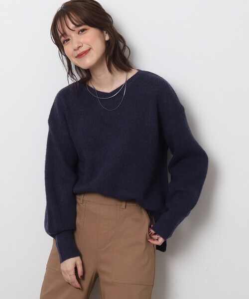 DRESKIP（ドレスキップ）の「◆【体型カバー】ふわふわ素材が女性らしいVネックニット（ニット/セーター・レディース・ダークグレー/イエロー系その他/ピンク系/グリーン/ブルー系その他/ライトベージュ・02/03/04）」の4枚目の写真