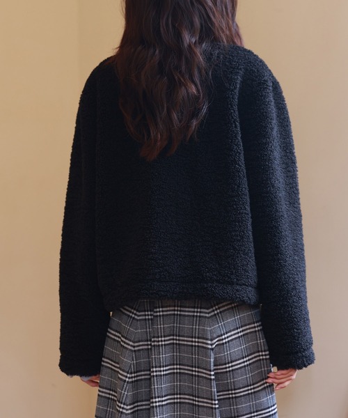 SAISON DE PAPILLON（セゾンドパピヨン）の「モコモコショート丈ボア生地コート（ノーカラージャケット・レディース・ブラック/ベージュ/ブラウン・M/L）」の9枚目の写真