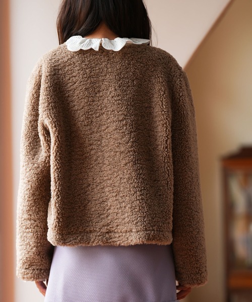 SAISON DE PAPILLON（セゾンドパピヨン）の「モコモコショート丈ボア生地コート（ノーカラージャケット・レディース・ブラック/ベージュ/ブラウン・M/L）」の21枚目の写真