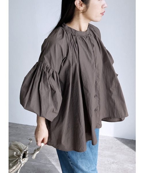 reca(レカ)の「タフタギャザーブラウス(シャツ/ブラウス・レディース・ホワイト/ブラック/ブラウン・M)」の1枚目の写真
