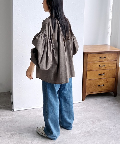 reca(レカ)の「タフタギャザーブラウス(シャツ/ブラウス・レディース・ホワイト/ブラック/ブラウン・M)」の11枚目の写真