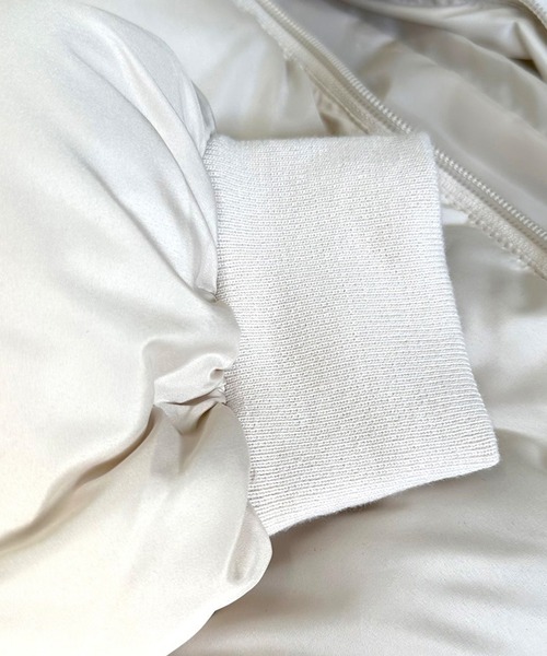 CRB（シーアールビー）の「ハイネック中綿ブルゾン（ブルゾン・レディース・アイボリー/ブラック・F）」の14枚目の写真