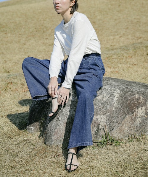 select MOCA（セレクトモカ）の「ハイウエストタックデニムパンツ