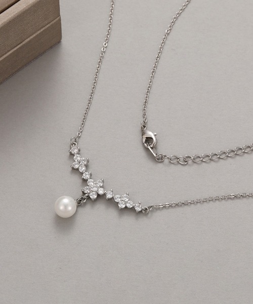 Lace Ladies（レースレディース）の「パール トップ フラワー ビジュー ネックレス（ネックレス・レディース・シルバー/ゴールド・FREE）」の3枚目の写真