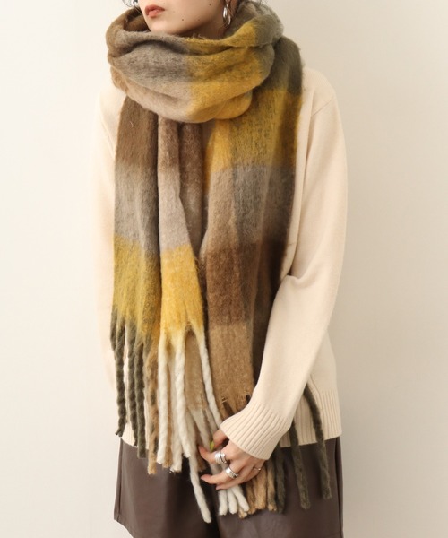 Chiaro（キアロ）の「chiaro ハイネックニット（ニット/セーター・レディース・ベージュ/カーキ/ブラック/レッド/オフホワイト・40）」の2枚目の写真