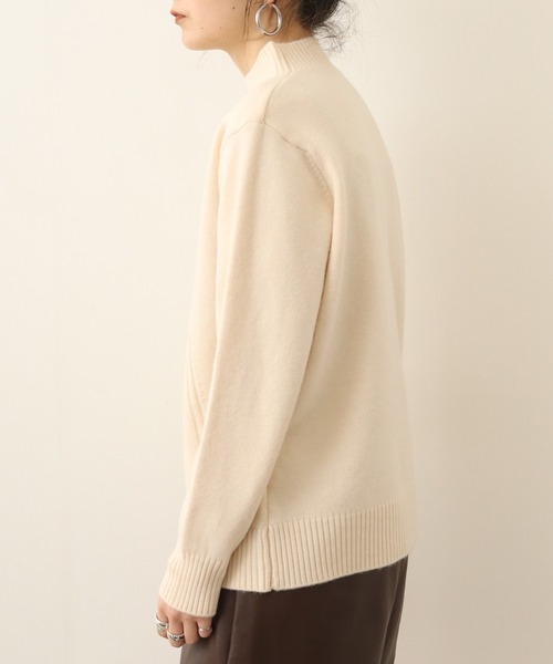 Chiaro（キアロ）の「chiaro ハイネックニット（ニット/セーター・レディース・ベージュ/カーキ/ブラック/レッド/オフホワイト・40）」の7枚目の写真