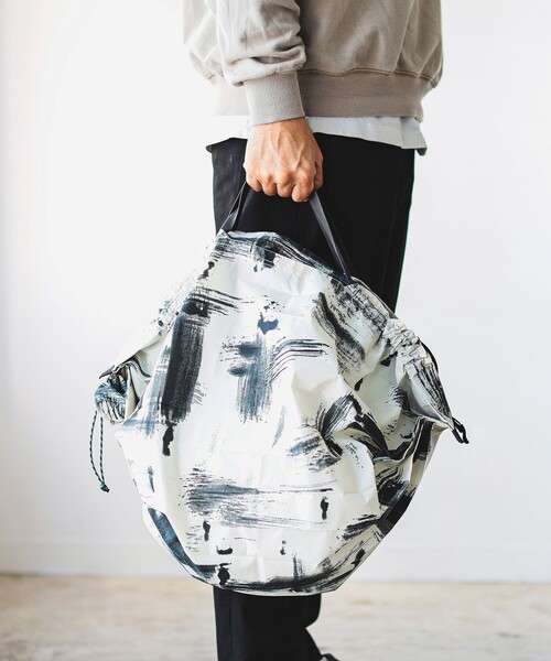 Shupatto(シュパット)の「Shupatto / パッカブル バッグ 27L(エコバッグ/サブバッグ・メンズ・ライトブラウン/パープル系その他5/ブルー系その他4/ブラック/ホワイト・ONE SIZE)」の6枚目の写真
