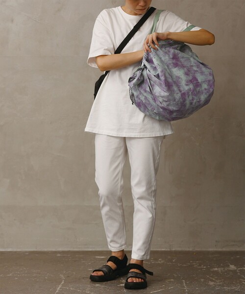 Shupatto(シュパット)の「Shupatto / パッカブル バッグ 27L(エコバッグ/サブバッグ・メンズ・ライトブラウン/パープル系その他5/ブルー系その他4/ブラック/ホワイト・ONE SIZE)」の5枚目の写真
