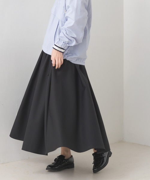 OMNES（オムネス）の「ウェビングベルトギャバタックスカート（スカート・レディース・チャコール/ベージュ/グレー/カーキ/ブラック/ライトグレー・FREE）」の10枚目の写真