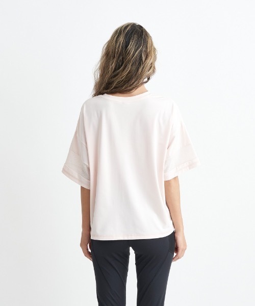 ROXY(ロキシー)の「SIMPLY CALM TEE/ロキシー速乾UVカット付きリラックスフィットドロップショルダーフィットカットソー(Tシャツ/カットソー・レディース・ピンク/ホワイト/グレー・LARGE/MEDIUM/SMALL)」の6枚目の写真