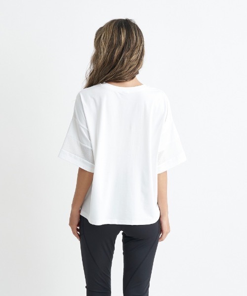 ROXY(ロキシー)の「SIMPLY CALM TEE/ロキシー速乾UVカット付きリラックスフィットドロップショルダーフィットカットソー(Tシャツ/カットソー・レディース・ピンク/ホワイト/グレー・LARGE/MEDIUM/SMALL)」の9枚目の写真