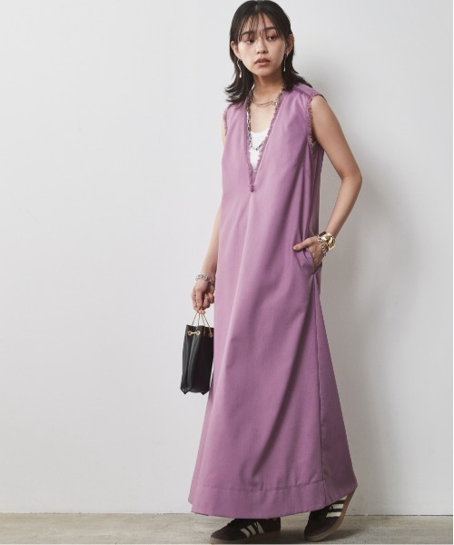 CHIC STYLE(シックスタイル)の「<大きいサイズ>深Vネックストレートロングワンピース シックスタイル(ワンピース・レディース・パープル系/ブラック・L/LL/3L/4L/5L)」の22枚目の写真