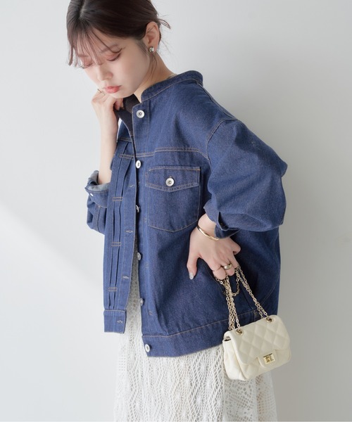 natural couture（ナチュラルクチュール）の「ピンタックデザインバンドカラーGジャン（デニムジャケット・レディース・アイボリー/インディゴブルー/ブルー・FREE）」の3枚目の写真