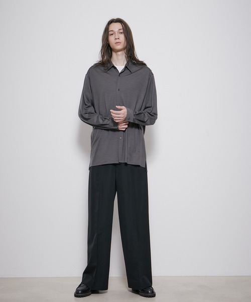 ADAM ET ROPE'（アダムエロペ）の「ウール天竺 レギュラーカラー カットシャツ / ロングシーズン着用可能（シャツ/ブラウス・メンズ・チャコールグレー/オフホワイト/ブラック・L/M）」の7枚目の写真