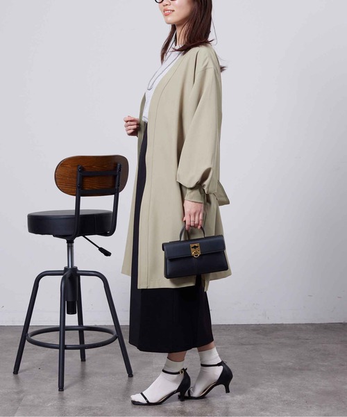 Chez toi（シェトワ）の「袖口リブ着流しコート（ノーカラージャケット・レディース・ネイビー/グレイッシュベージュ/カーキ・FREE）」の7枚目の写真