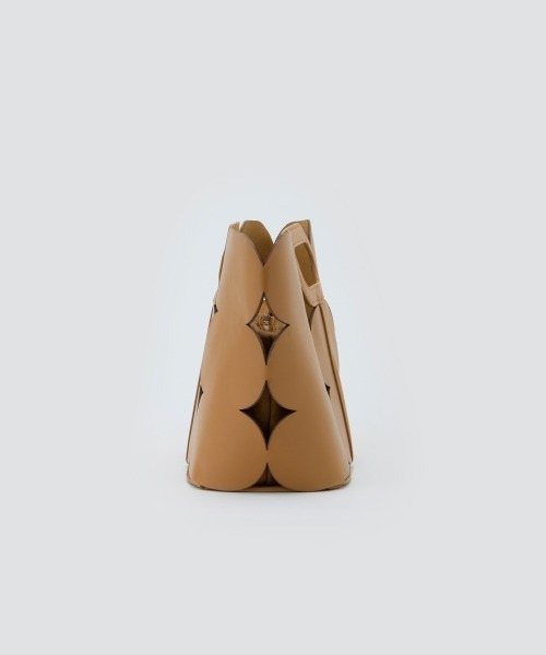 PELLICO ペリーコ　ANELLI HANDLES 2　ハンドバッグ PELLICO（ペリーコ）の「ANELLI HANDLES 2 バッグ CAMEL