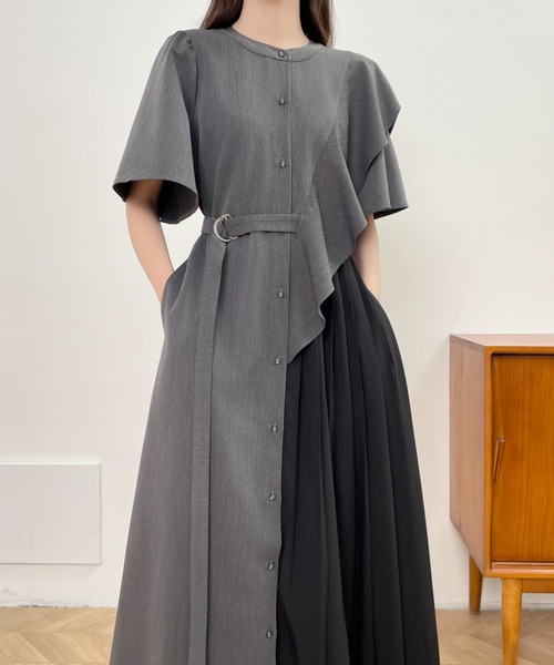 ECLIN(エクラン)の「アシメフリル異素材プリーツ切替シャツワンピース(ワンピース・レディース・ブルー/チャコールグレー/ベージュ・L/M)」の15枚目の写真