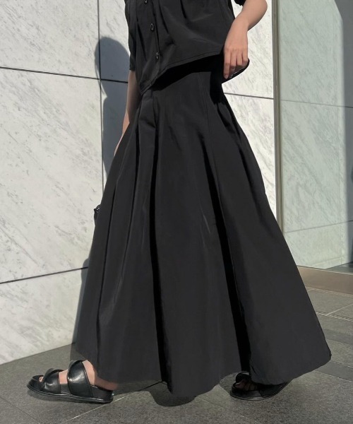 WILLFULLY（ウィルフリー）の「side button radially pleats SK（スカート・レディース・ブラック/サンドベージュ/タン・S/M）」の2枚目の写真