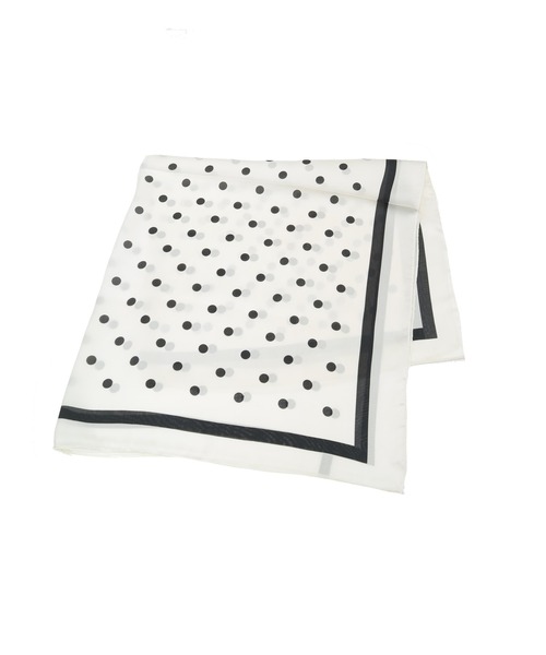 fifth（フィフス）の「ドット柄スカーフ（バンダナ/スカーフ・レディース・ブラック/ホワイト・FREE）」の8枚目の写真