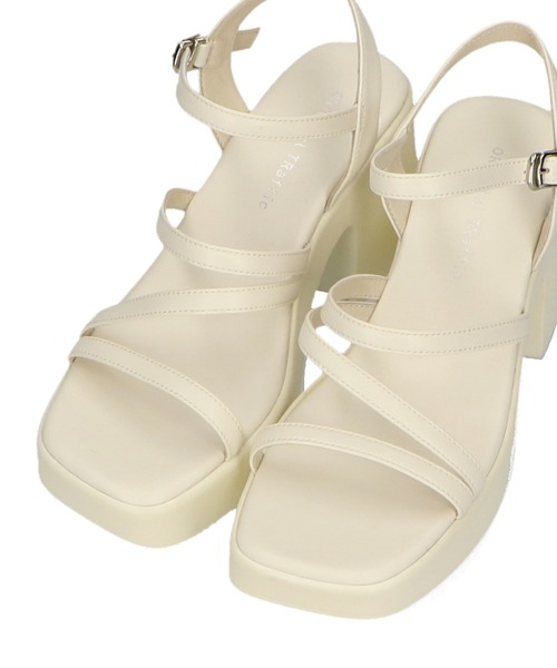 ORiental TRaffic（オリエンタルトラフィック）の「ナローストラップ厚底サンダル/41212（サンダル・レディース・ブラック/ホワイト/ブルー・M/LL/L/SS/S/3L）」の17枚目の写真