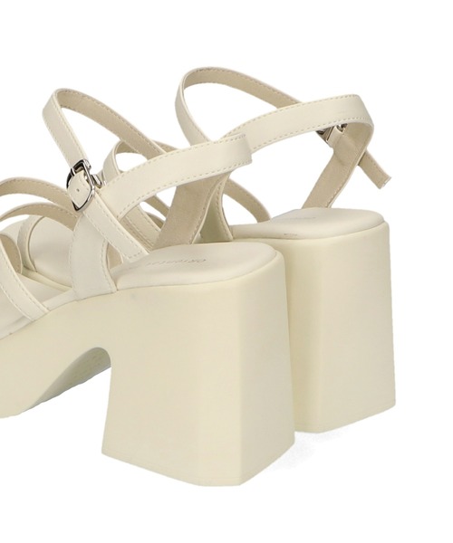 ORiental TRaffic（オリエンタルトラフィック）の「ナローストラップ厚底サンダル/41212（サンダル・レディース・ブラック/ホワイト/ブルー・M/LL/L/SS/S/3L）」の16枚目の写真