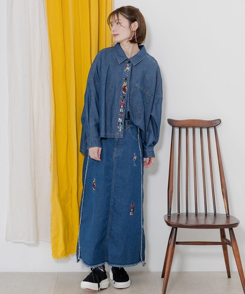 ScoLar（スカラー）の「141678：おしゃれネコ刺繍デニムシャツ（シャツ