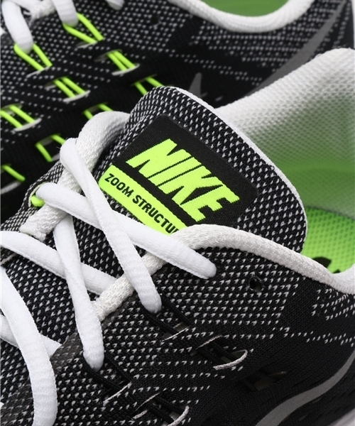 ナイキ　エアズームストラクチャー18 グリーン NIKE（ナイキ）の「NIKE（ナイキ） エア ズームストラクチャー18