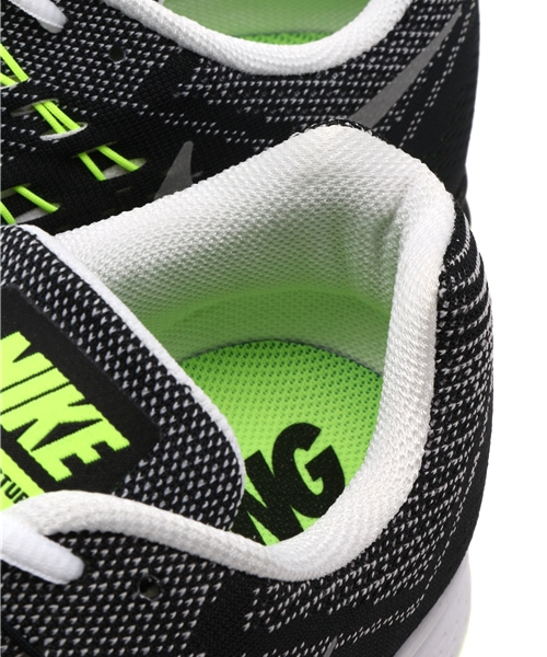 NIKE（ナイキ）の「NIKE（ナイキ） エア ズームストラクチャー18