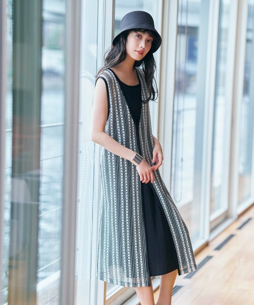 Cutie Blonde（キューティーブロンド）の「◆羽織るだけでこなれる バイカラーレース ロングジレ（ベスト・レディース・ネイビー系2/キャメル/ブラック系2・00）」の4枚目の写真