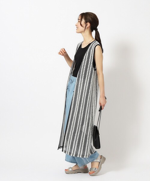 Cutie Blonde（キューティーブロンド）の「◆羽織るだけでこなれる バイカラーレース ロングジレ（ベスト・レディース・ネイビー系2/キャメル/ブラック系2・00）」の6枚目の写真