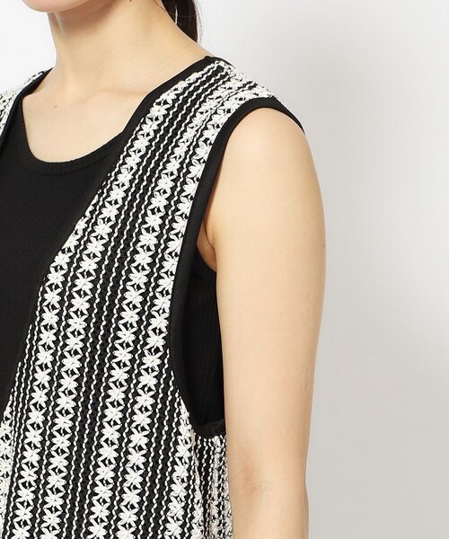 Cutie Blonde（キューティーブロンド）の「◆羽織るだけでこなれる バイカラーレース ロングジレ（ベスト・レディース・ネイビー系2/キャメル/ブラック系2・00）」の21枚目の写真