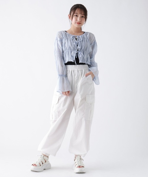 repipi armario（レピピ アルマリオ）の「リボンシャーリングブラウス（シャツ/ブラウス・キッズ・ブルー/イエロー/アイボリー・SMALL/LARGE/MEDIUM）」の9枚目の写真