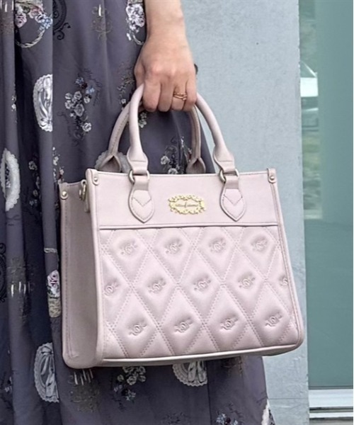 axes femme（アクシーズファム）の「薔薇モチーフキルトバッグ（ショルダーバッグ・レディース・ブラック/ピンク/キナリ・FREE）」の5枚目の写真